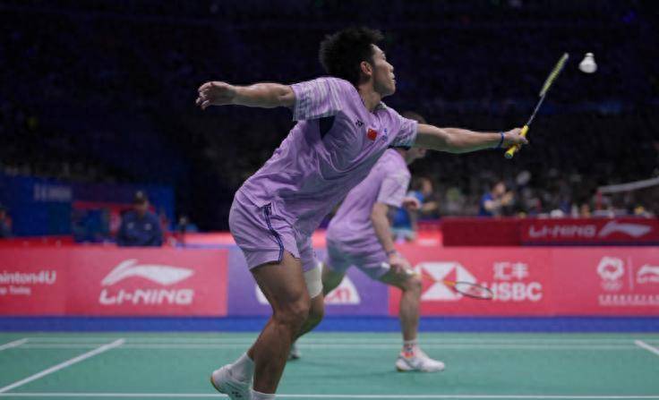 法国羽毛球队横扫印度羽毛球队,李宗伟三分雨点燃全场 法国羽毛球队横扫印度羽毛球队,李宗伟三分雨点燃全场