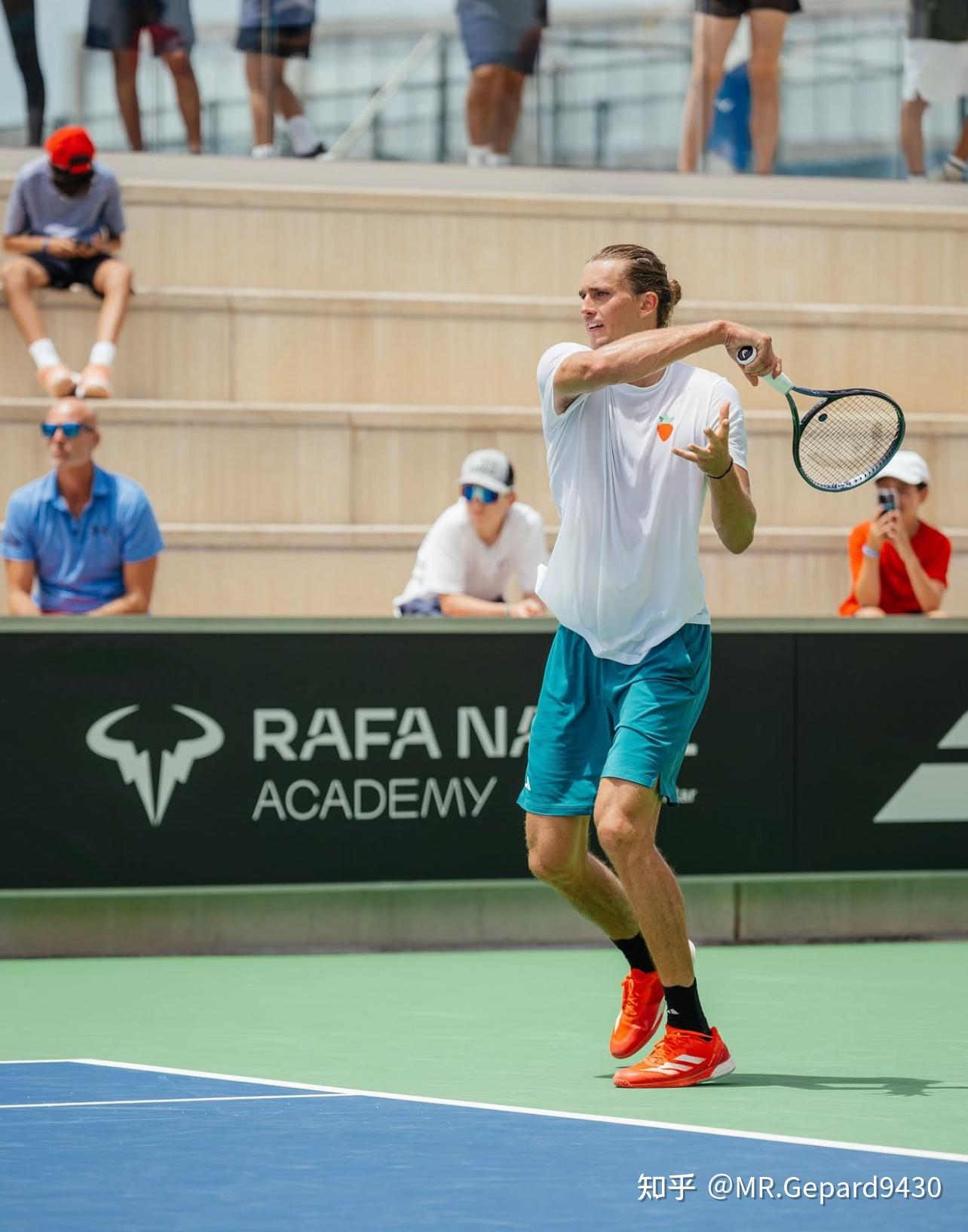 温网轻取年终总决赛,兹维列夫状态火热的简单介绍 温网轻取年终总决赛,兹维列夫状态火热的简单介绍