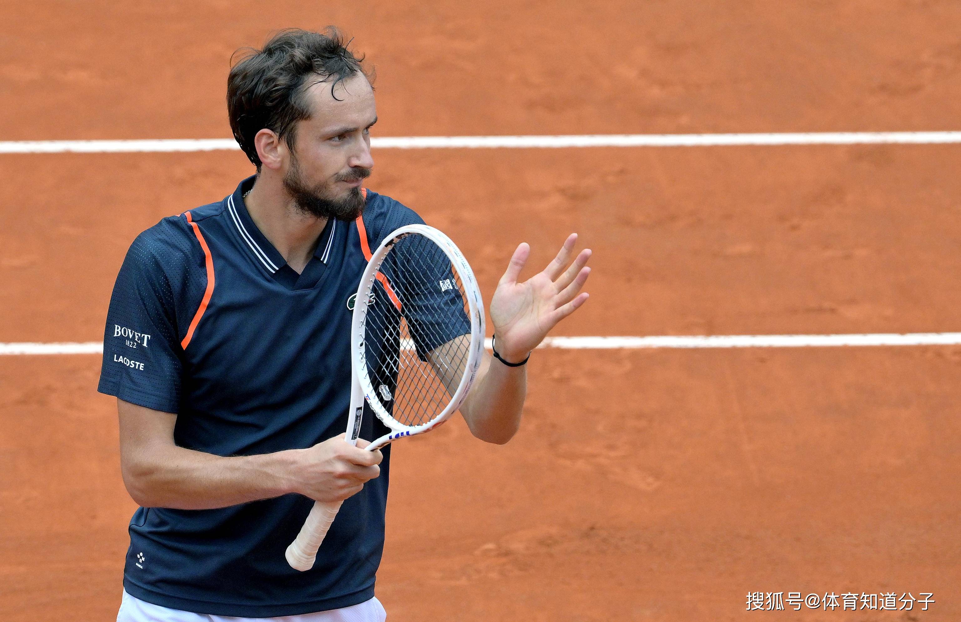 爱游戏APP-年终总决赛完胜美网，梅德韦杰夫关键制胜