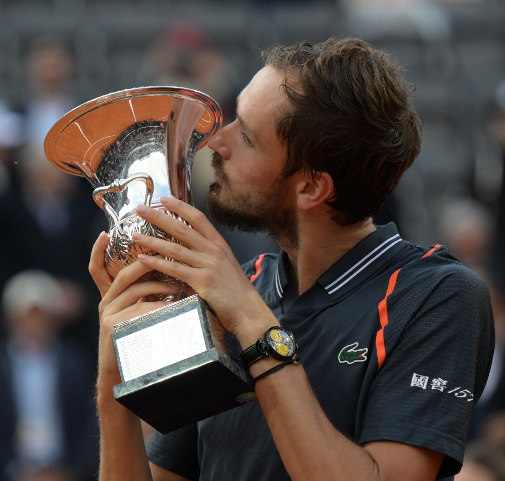 年终总决赛完胜美网,梅德韦杰夫关键制胜 年终总决赛完胜美网,梅德韦杰夫关键制胜