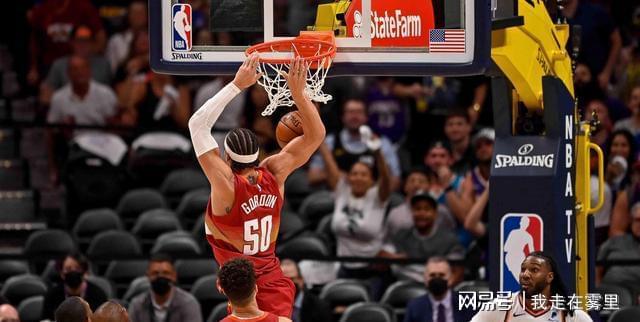 北京队横扫福建队,保罗刷新纪录 北京队横扫福建队,保罗刷新纪录