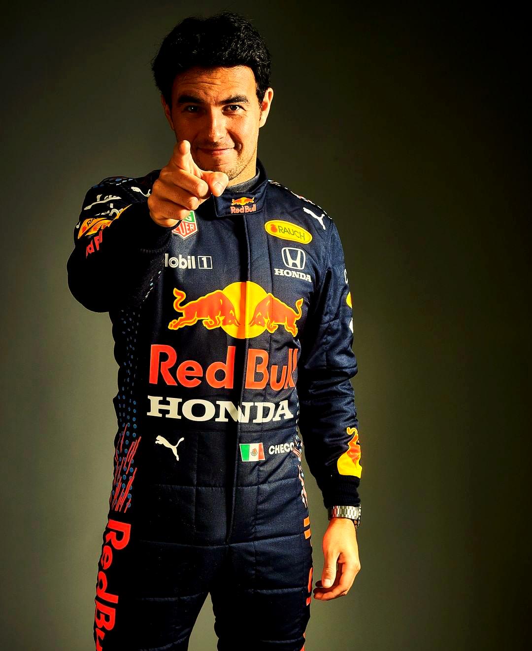 雷诺车队逆转阿斯顿马丁,佩雷兹点燃赛场 雷诺车队逆转阿斯顿马丁,佩雷兹点燃赛场