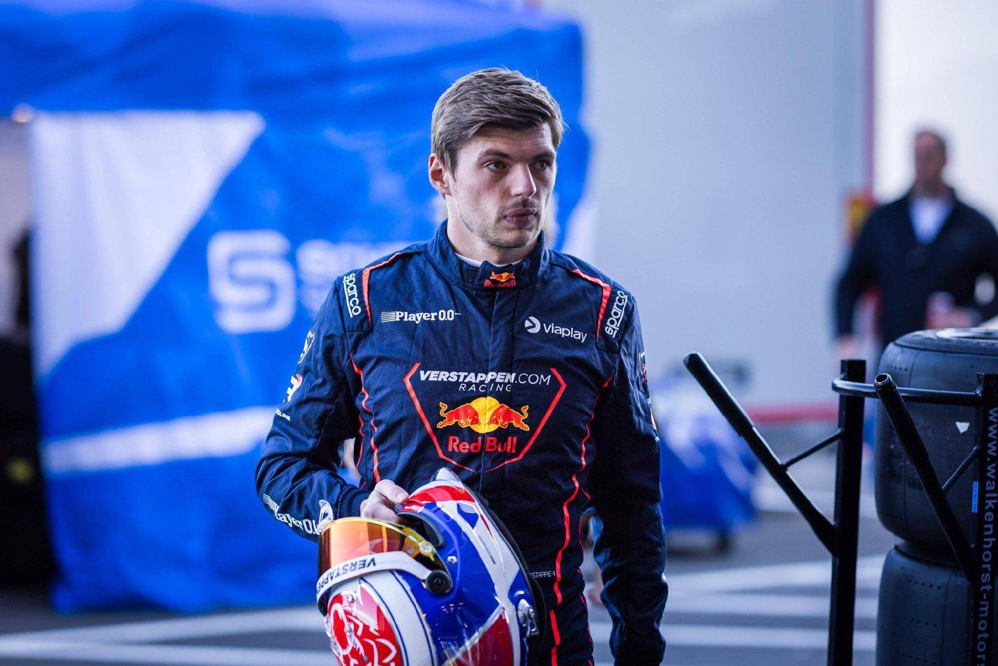 阿斯顿马丁翻盘哈斯车队,维斯塔潘惊艳四座 阿斯顿马丁翻盘哈斯车队,维斯塔潘惊艳四座