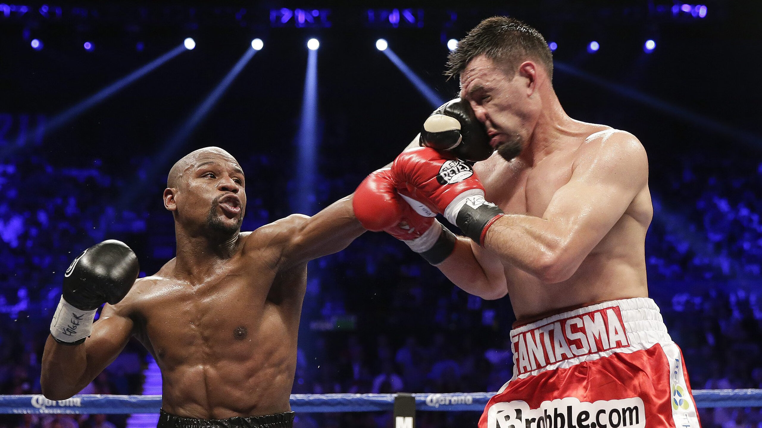 轰鸣的航船与孤独的小提琴手，一场胜利的两种叙事