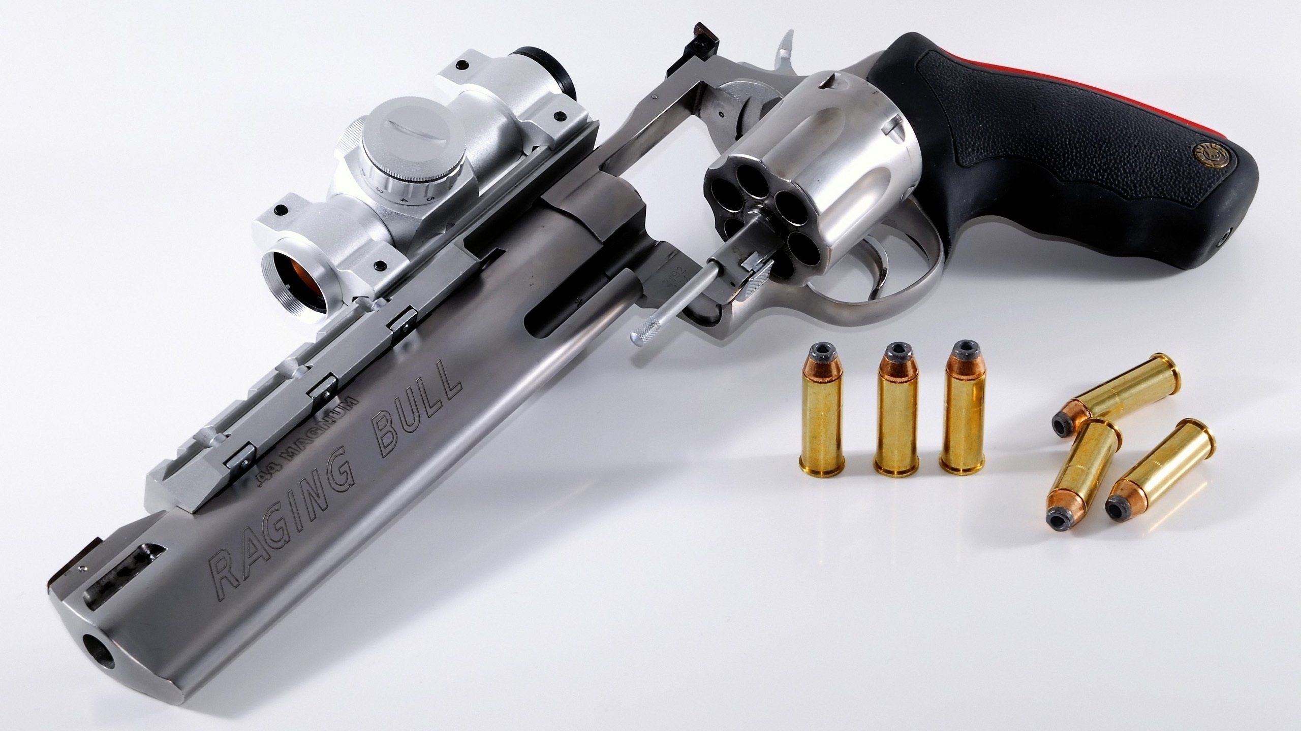 爱游戏官方入口-铁卫破局，银河战舰突围，当范戴克用实力正名时，皇马在硬仗中告诉世界何谓底蕴