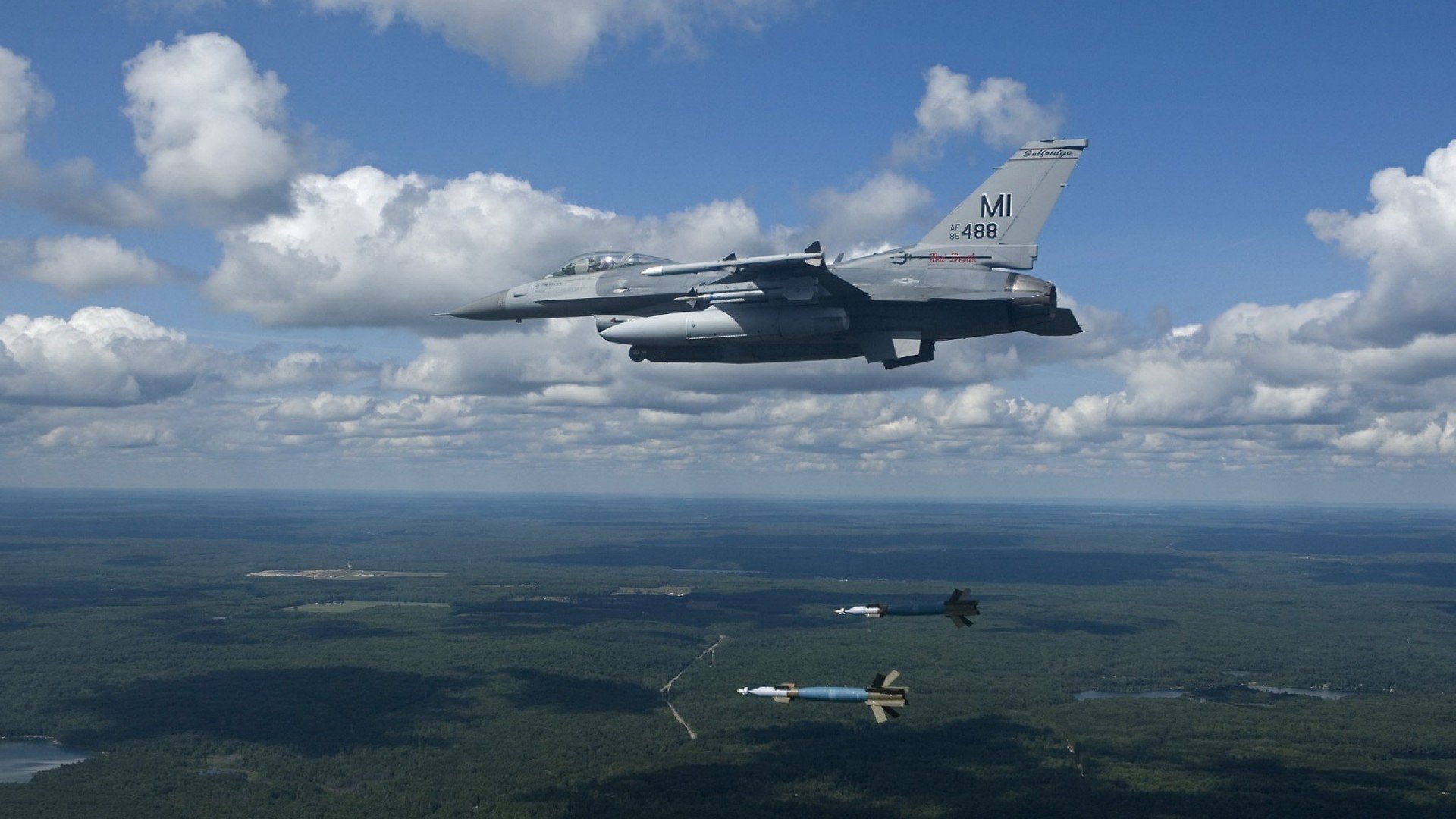 大西洋此岸，乌克兰在里昂鏖战；彼岸，世界杯哨声即将吹响